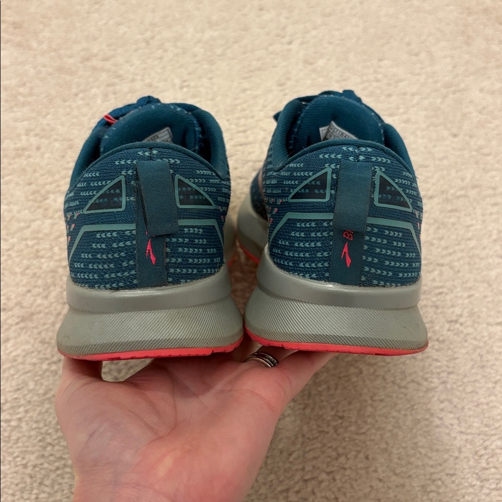 Brooks Levitate 5 Sneakers - Picture 3 of 8